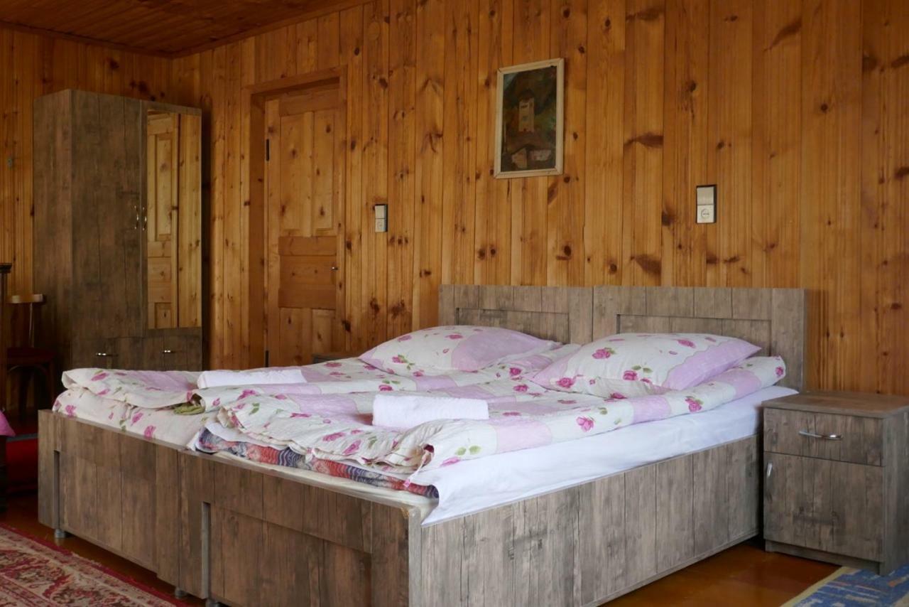 Lagami House Hotell Mestia Exteriör bild